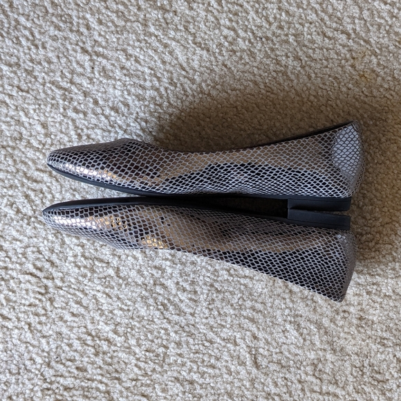 Vionic flats - Picture 2 of 4